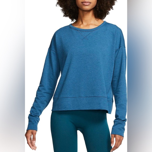 NIKE DRI-FIT Cropped Pullover Sweatshirt Cut Out Slit Back - Picture 2 of 6
